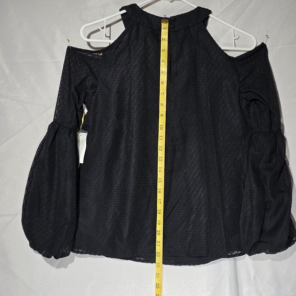 NWT CeCe Women's XS Black Cold Shoulder Blouse Swiss Dot Puff Sleeve Lined Top - Picture 10 of 10
